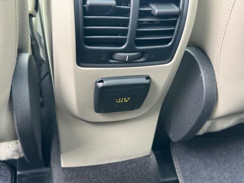 Used 2018 Ford Escape Titanium w/ Ford Safe & Smart Package image 11