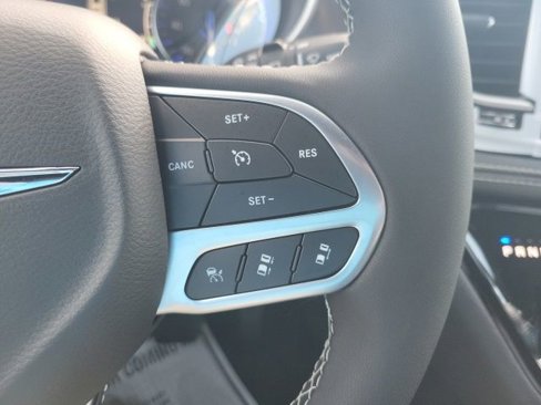 New 2026 Chrysler Pacifica Select image 10