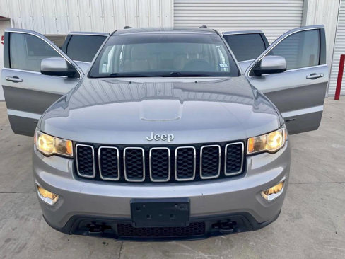 Used 2018 Jeep Grand Cherokee Laredo image 17