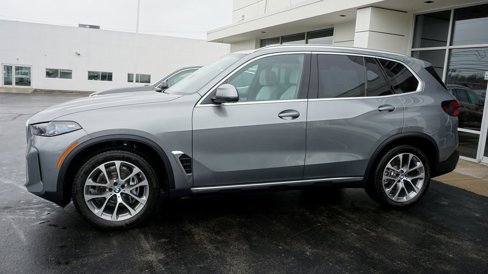 New 2026 BMW X5 xDrive40i w/ Climate Comfort Package image 2