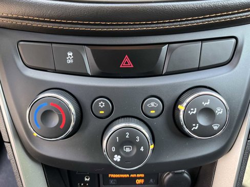 Certified 2017 Chevrolet Trax LT w/ Sun & Sound Package image 16