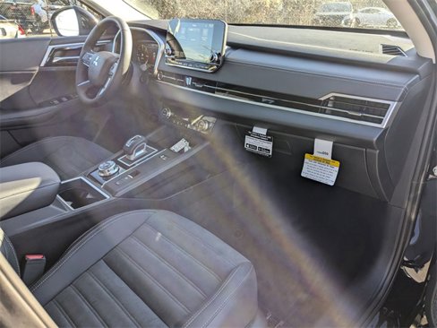 New 2025 Mitsubishi Outlander SE image 28