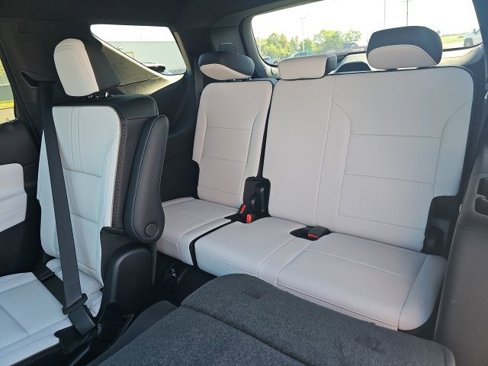 New 2026 Chevrolet Traverse High Country w/ LPO, Floor Liner Package image 30
