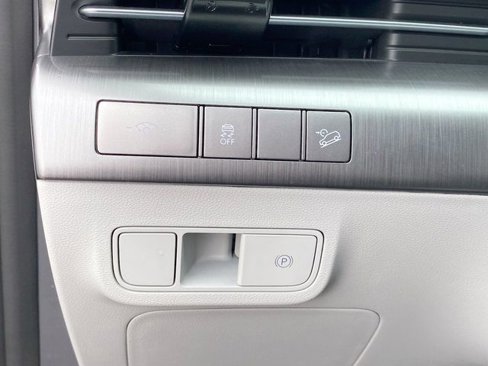 Used 2025 Hyundai Kona SEL image 18