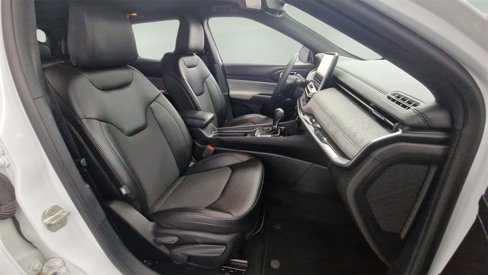Used 2024 Jeep Compass Latitude image 28