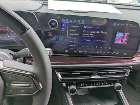 New 2026 Chevrolet Traverse RS w/ LPO, Floor Liner Package image 23