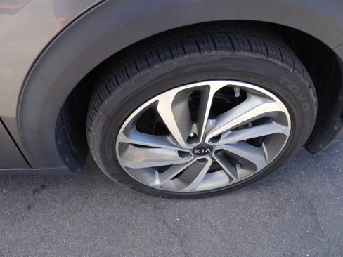 Used 2017 Kia Niro Touring w/ Advanced Technology Package image 15
