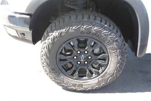 Used 2022 Chevrolet Silverado 1500 ZR2 image 12
