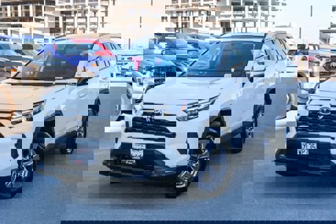 Certified 2024 Toyota RAV4 XLE image 1