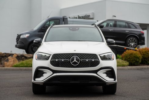 Used 2025 Mercedes-Benz GLE 350 4MATIC image 2