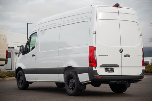 Used 2025 Mercedes-Benz Sprinter 2500 image 10