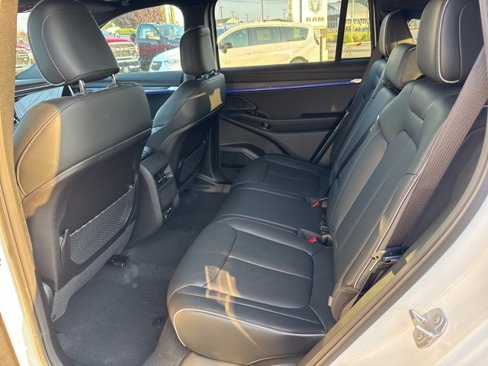 New 2025 Jeep Wagoneer Limited w/ Comfort Package image 8