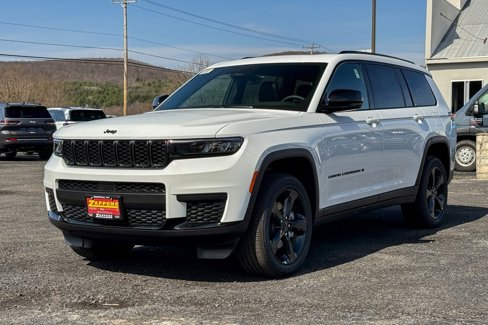 New 2025 Jeep Grand Cherokee L Altitude image 7