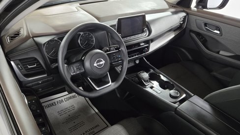 Used 2023 Nissan Rogue SV image 9