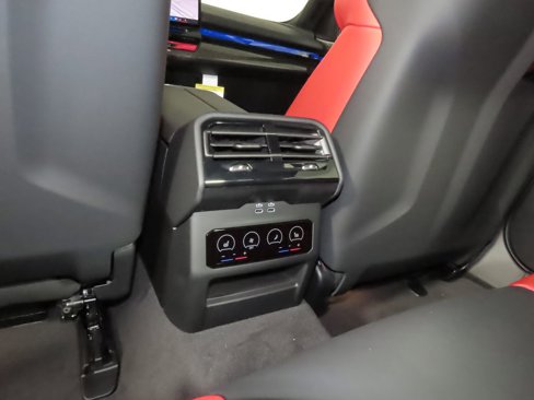 New 2026 BMW M5 w/ Carbon Package image 31