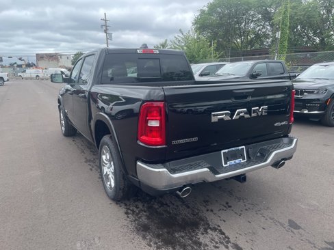 New 2026 RAM 1500 4x4 Crew Cab image 4