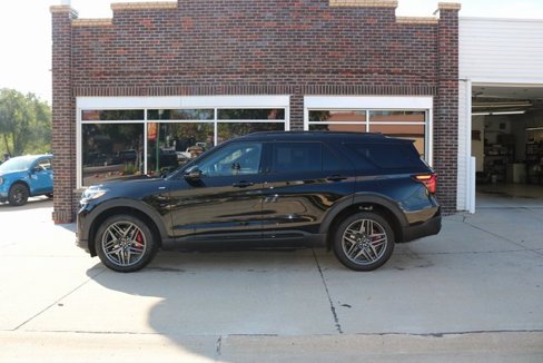 New 2025 Ford Explorer ST-Line image 3