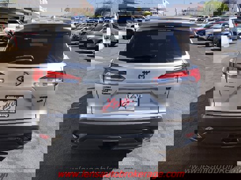 Used 2023 Toyota Corolla Cross AWD Hybrid image 7