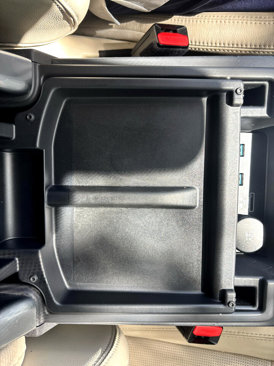 Used 2020 Land Rover Discovery SE image 19