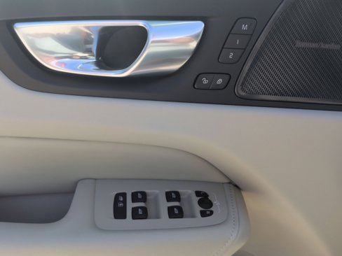 New 2026 Volvo XC60 B5 Ultra w/ Protection Package Premier image 15