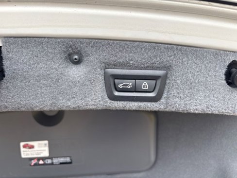 Used 2014 BMW 750i xDrive image 20