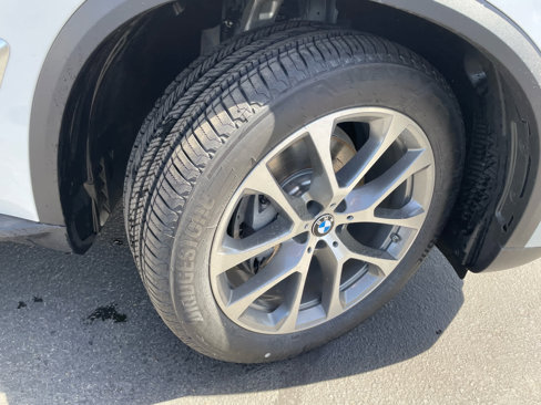 New 2026 BMW X5 xDrive40i w/ Parking Assistance Package image 19