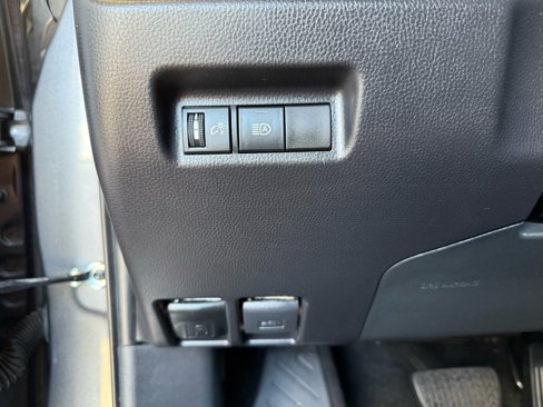 Used 2025 Toyota RAV4 XLE image 31