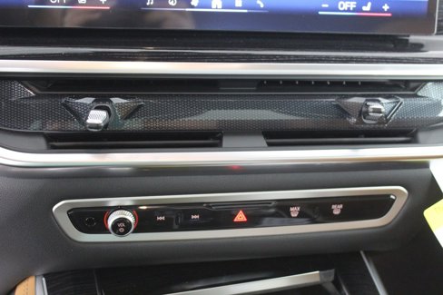 New 2026 BMW X5 xDrive40i w/ Executive Package image 17