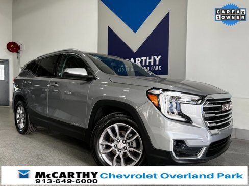 Used 2024 GMC Terrain SLT image 1