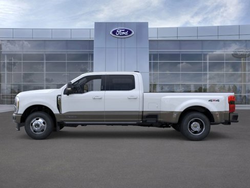 New 2026 Ford F350 4x4 Crew Cab DRW Super Duty image 3