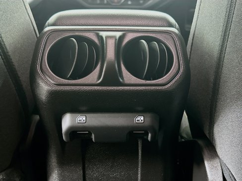 Used 2024 Jeep Gladiator Sport image 25