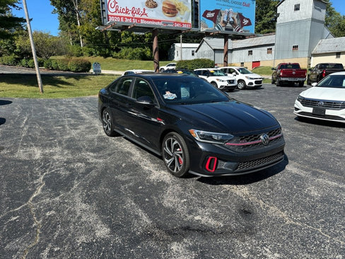 Used 2024 Volkswagen Jetta GLI Autobahn image 4