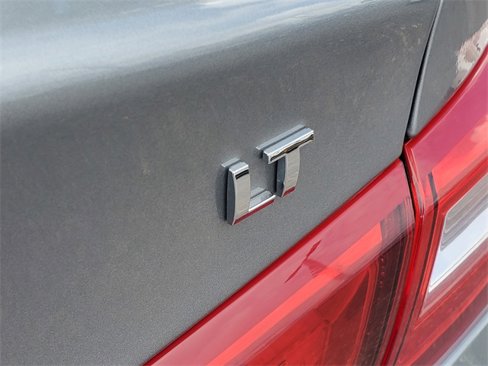 Used 2023 Chevrolet Malibu LT image 9