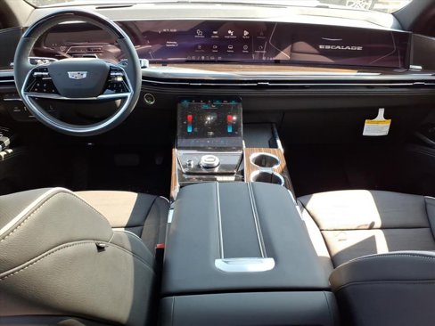 New 2026 Cadillac Escalade Luxury w/ LPO, Floor Liner Package image 9