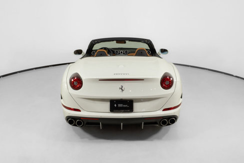 Used 2017 Ferrari California T image 7