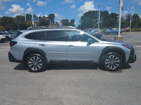 New 2025 Subaru Outback Touring image 2