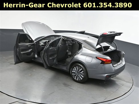 Used 2024 Nissan Altima 2.5 SV image 40