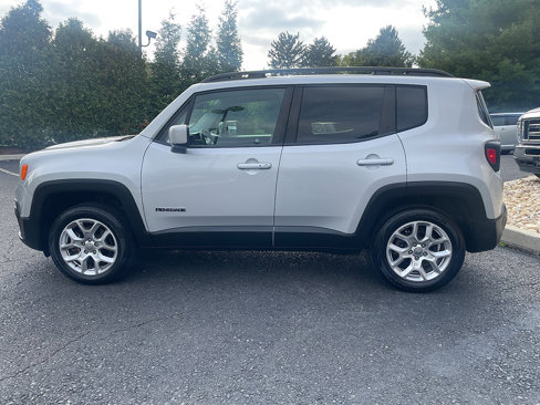 Used 2016 Jeep Renegade Latitude image 12