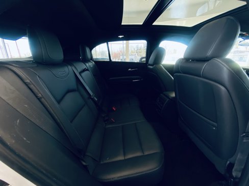 Used 2024 Cadillac XT4 Premium Luxury image 34