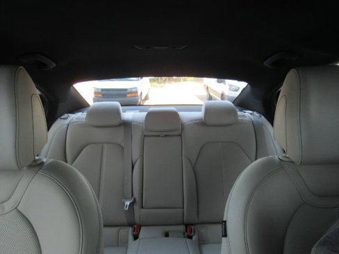 Used 2025 Genesis G70 2.5T image 33