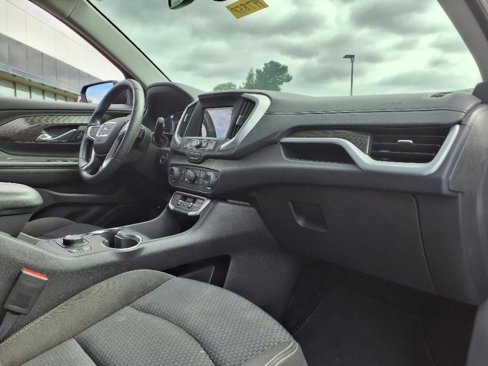 Certified 2022 GMC Terrain SLE w/ Driver Convenience Package image 13