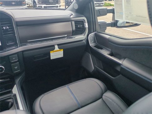 New 2026 Ford F350 4x4 Crew Cab DRW Super Duty image 17