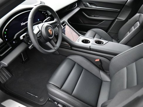 New 2025 Porsche Taycan image 4