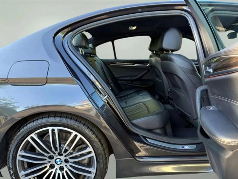 Used 2018 BMW 540i xDrive image 26