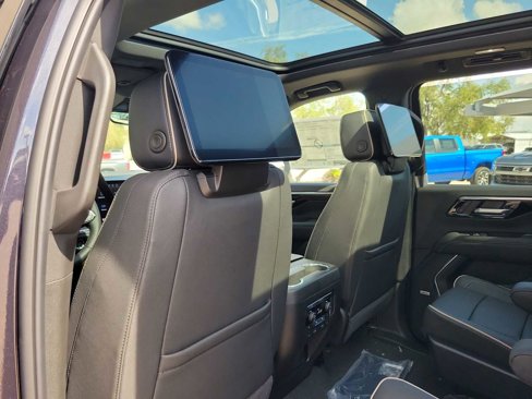 New 2026 Chevrolet Suburban Premier image 12