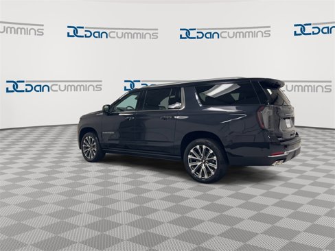 New 2026 Chevrolet Suburban High Country image 6