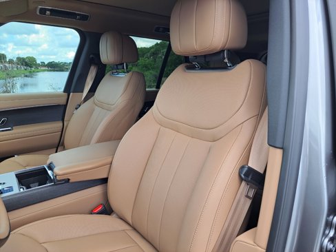 New 2025 Land Rover Range Rover SE image 10