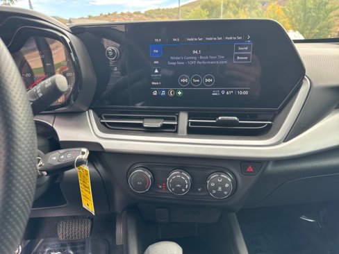 Used 2024 Chevrolet Trax RS image 17