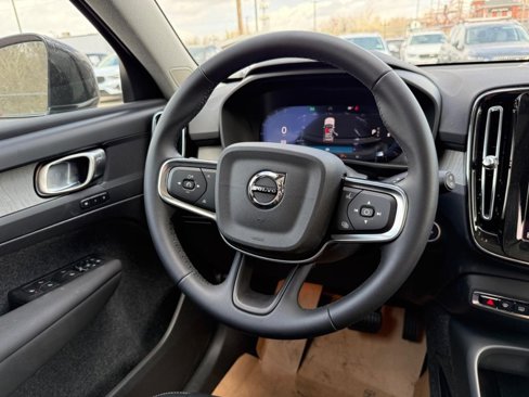 New 2025 Volvo XC40 B5 Core w/ Protection Package Premier image 7