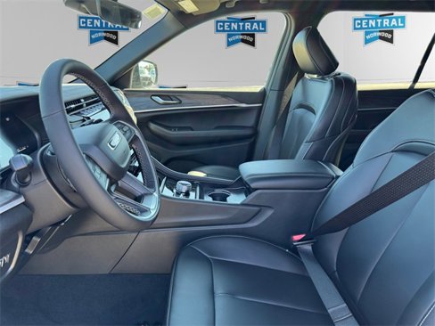 New 2025 Jeep Grand Cherokee L Limited image 9